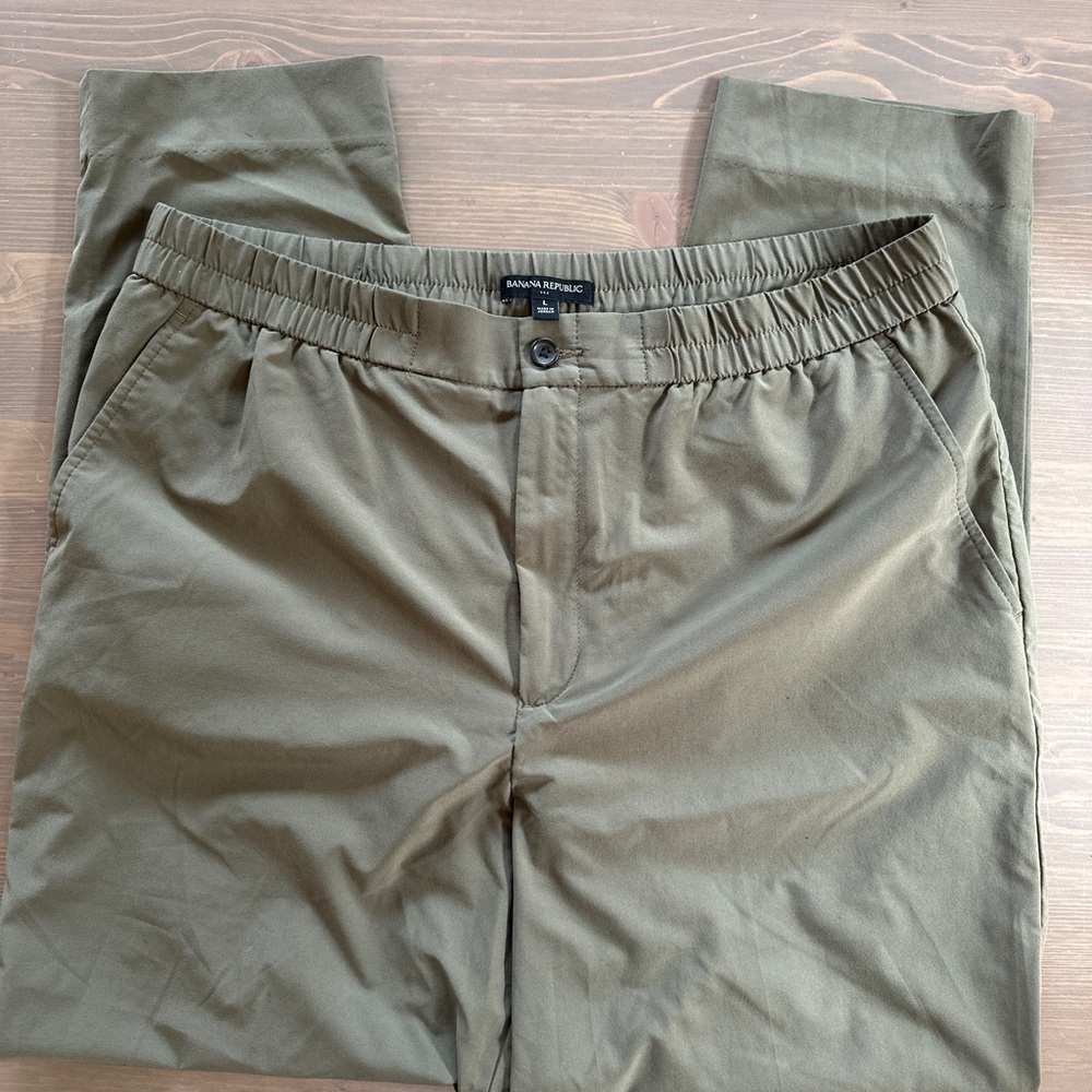 Banana Republic Olive Elastic-Waist Chinos